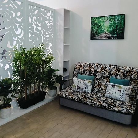 81 Newport Boulevard Cluster 4 - 8F Across Naia Airport, Terminal 3 Pasay Bagian luar foto