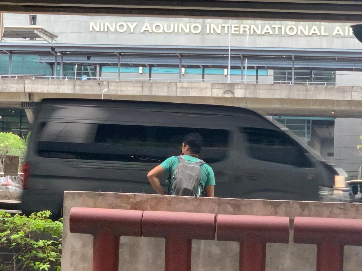 81 Newport Boulevard Cluster 4 - 8F Across Naia Airport, Terminal 3 Pasay Bagian luar foto