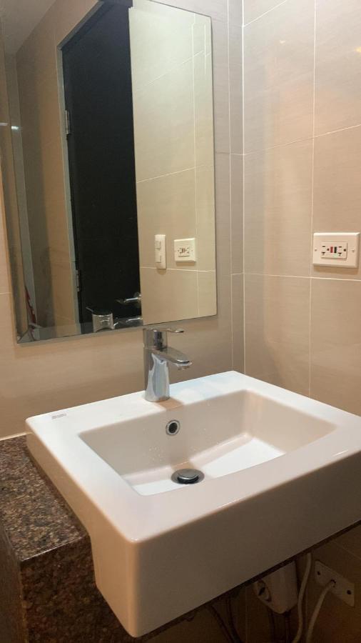 81 Newport Boulevard Cluster 4 - 8F Across Naia Airport, Terminal 3 Pasay Bagian luar foto