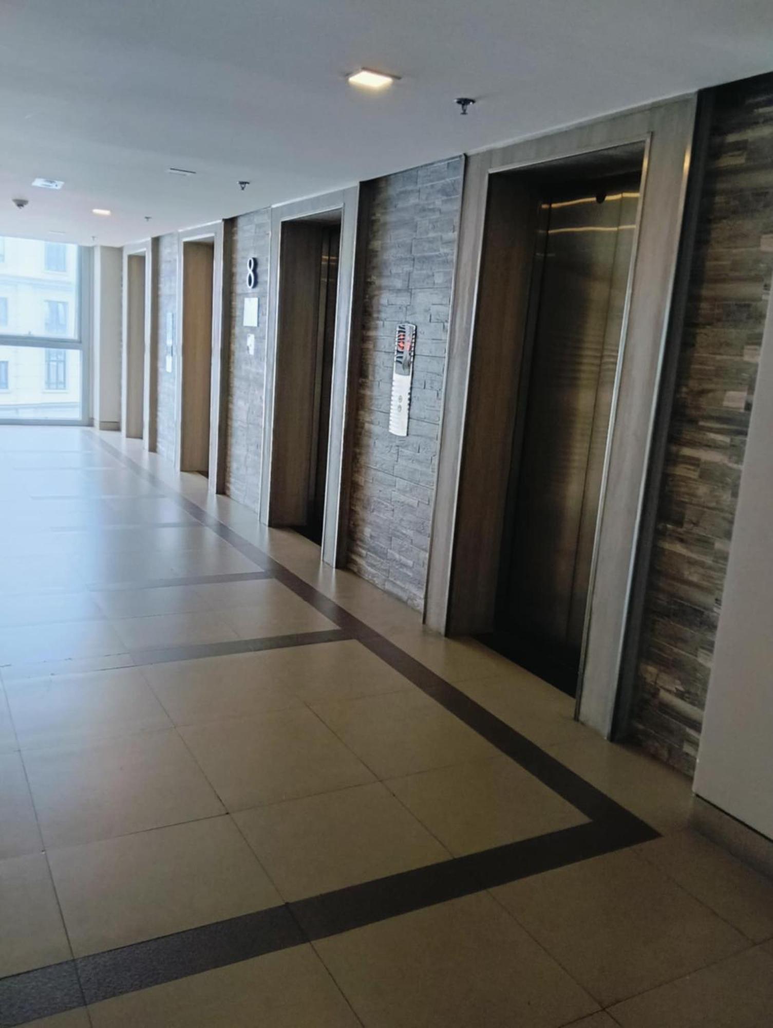 81 Newport Boulevard Cluster 4 - 8F Across Naia Airport, Terminal 3 Pasay Bagian luar foto
