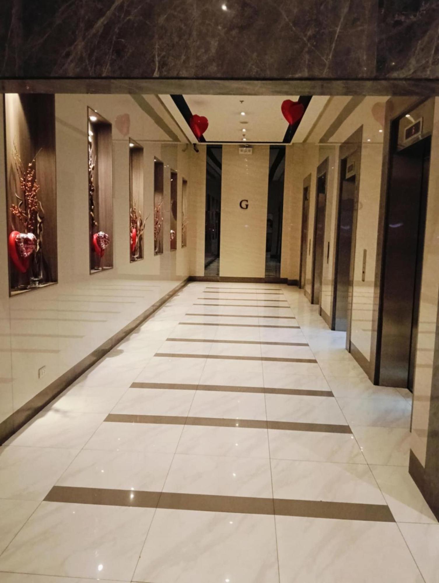 81 Newport Boulevard Cluster 4 - 8F Across Naia Airport, Terminal 3 Pasay Bagian luar foto